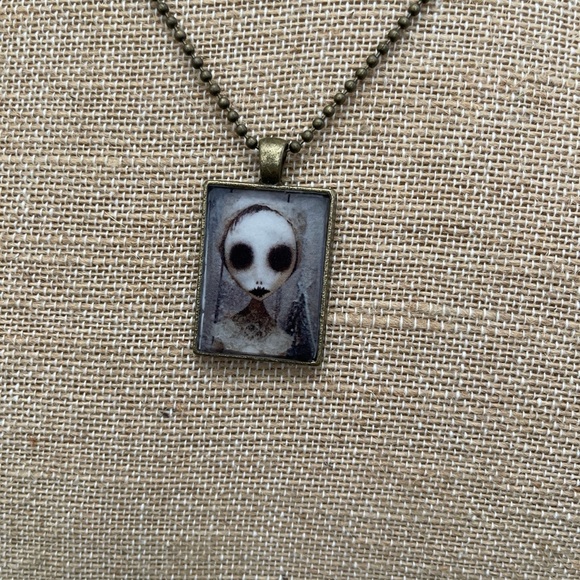 Handcrafted of a kind fun Spooky women image Cabochon Resin necklace. NWOT - Picture 10 of 10